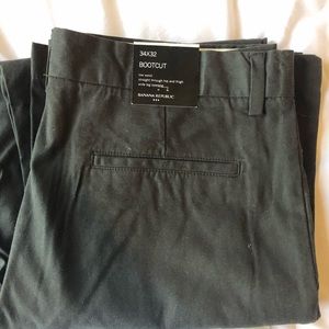NWT Banana Republic Brown Men Chinos 34”x32”